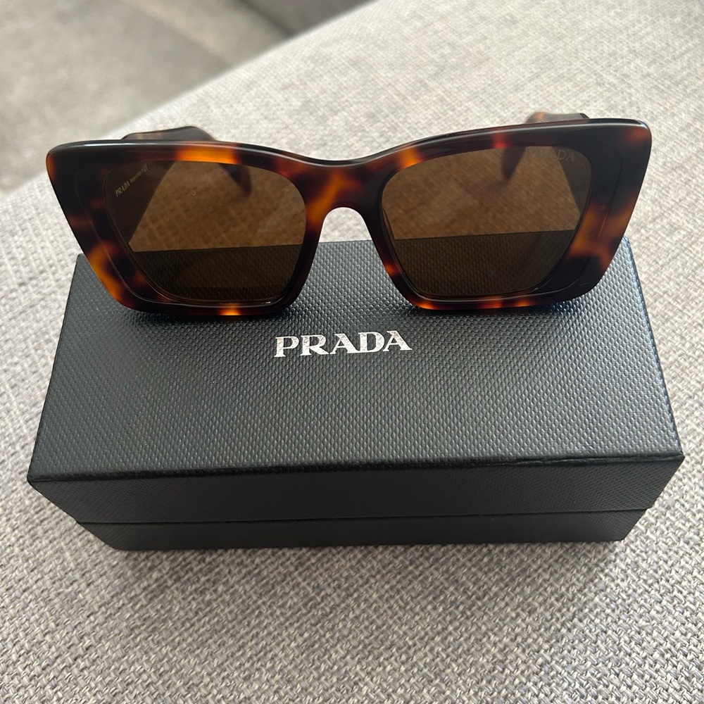PR 13ZS Symbole sunglasses
